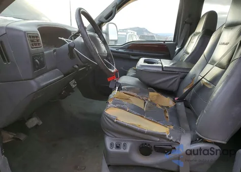 2002 Ford F350 Srw Super Duty z USA, uszkodzony, nr VIN 1FTSW31F22ED59643